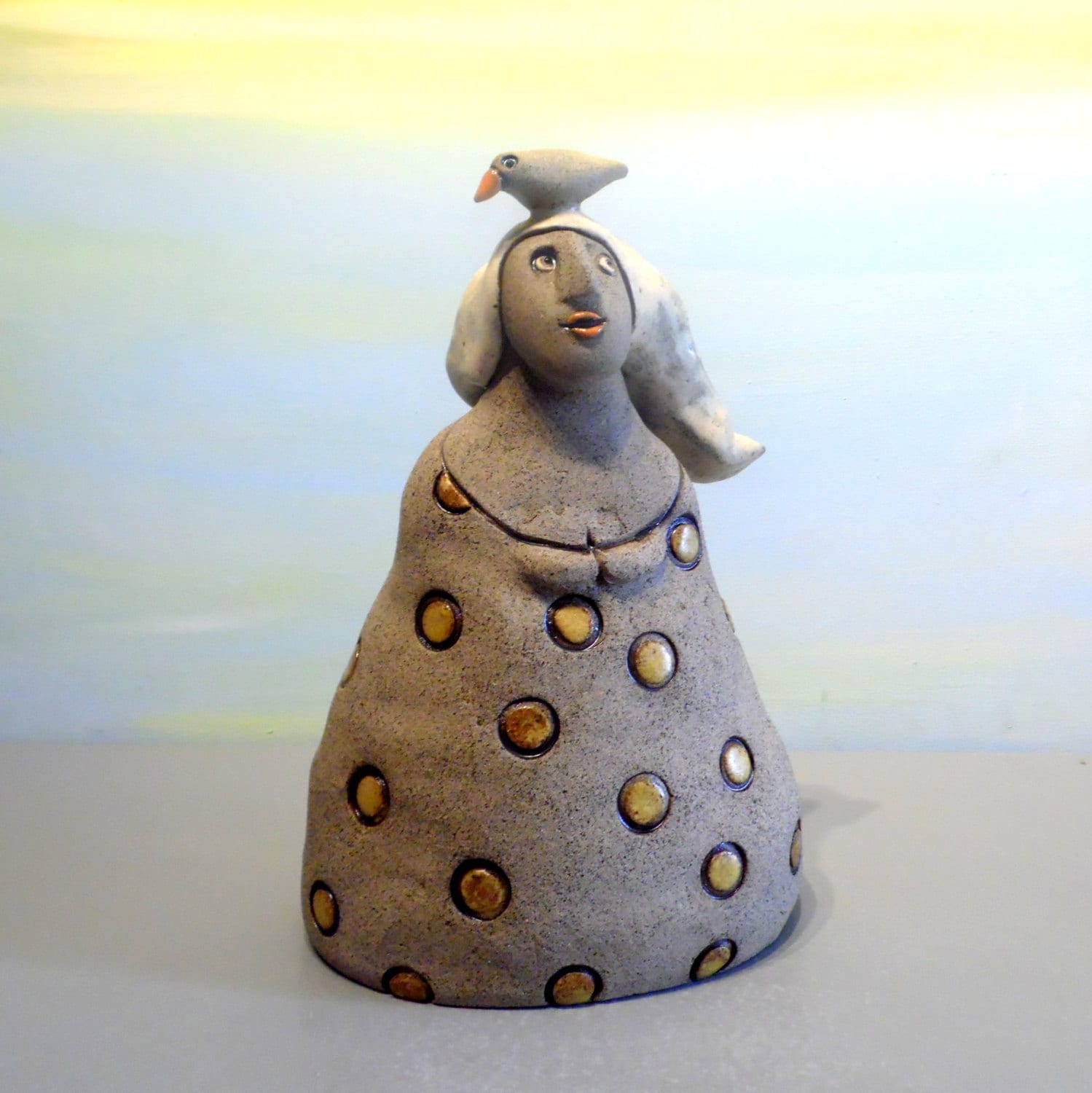 手作りの陶器製女性彫刻と鳥、グレーの粘土アート装飾 - Etsy 日本