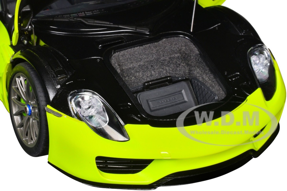 PORSCHE 918 SPYDER WEISSACH PACKAGE ACID GREEN 1/18 MODEL CAR BY
