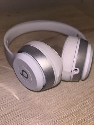 Beats By Dr. Dre Solo HD Wired On Ear White Grey Red w/ Black Case