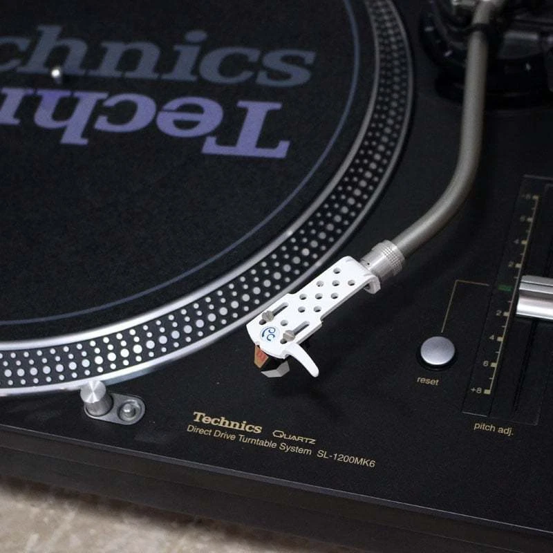 Technics SL-1200 MK6
