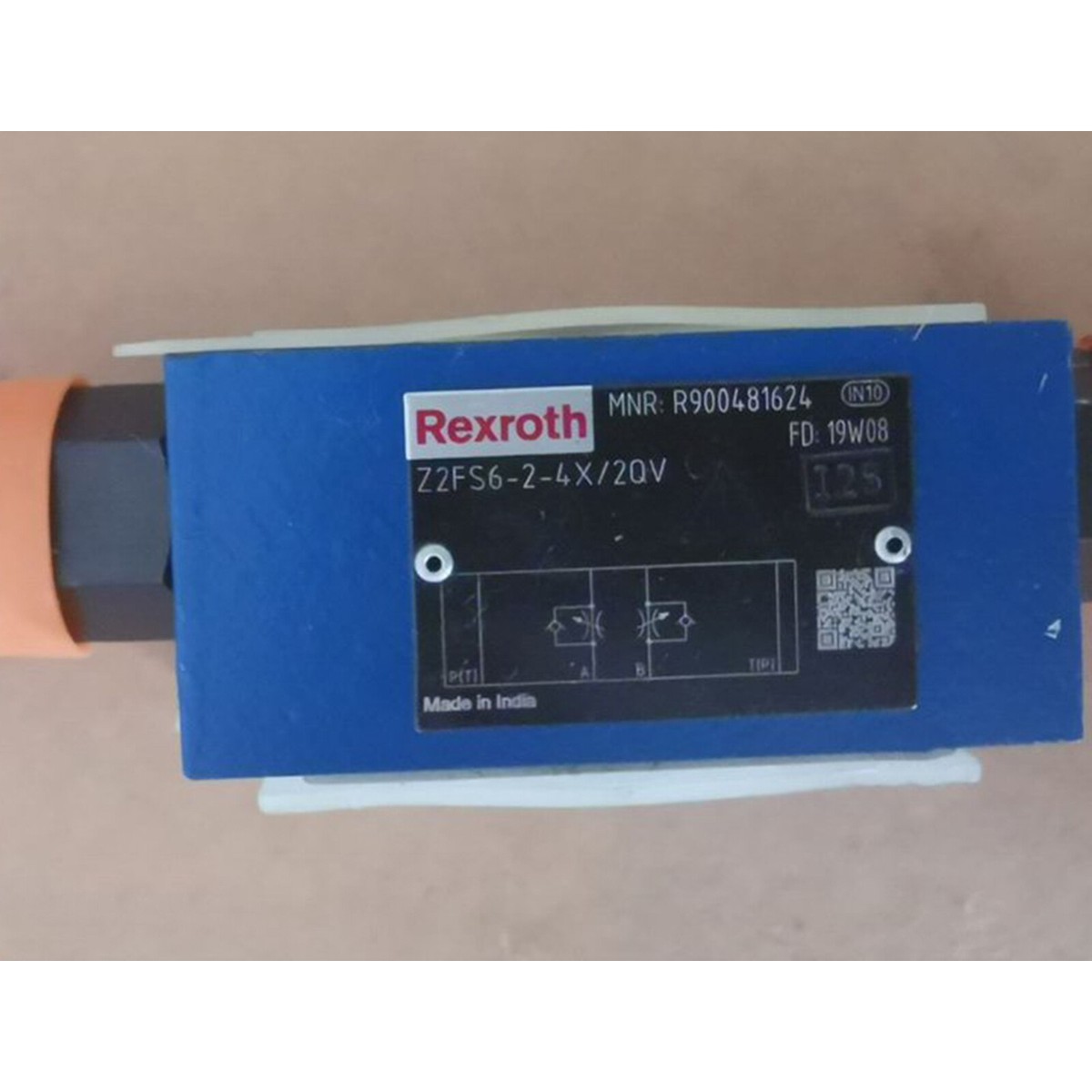 ONE NEW Rexroth R900481624 Throttle Valve Z2FS6-2-4X/2QV DHL