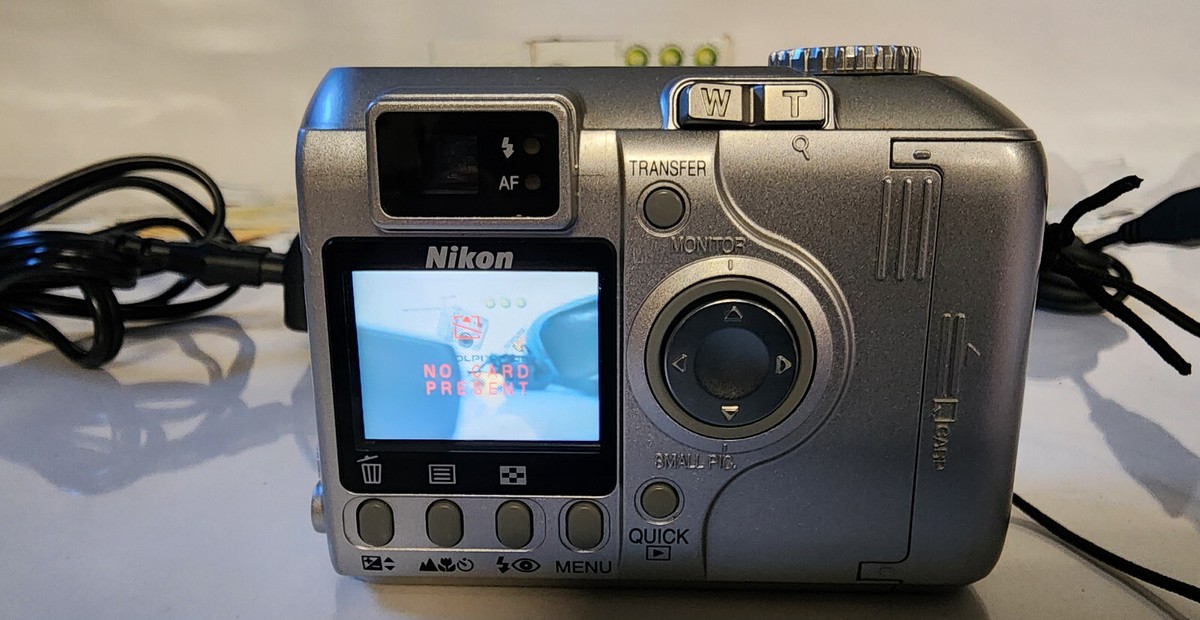 Complete w/ Box Nikon Coolpix 4300 Made in Japan 4.0MP Digital