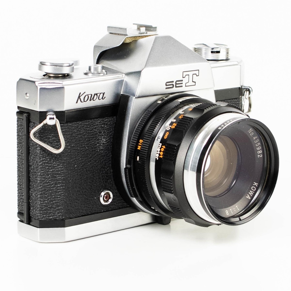 Kowa seT Camera | Fixed Kowa 50mm f1.8 lens | White | Japan | 1967