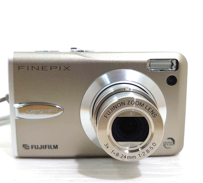 中古品☆FUJIFILM FinePix F30コンパクトデジタルカメラ 富士フイルム