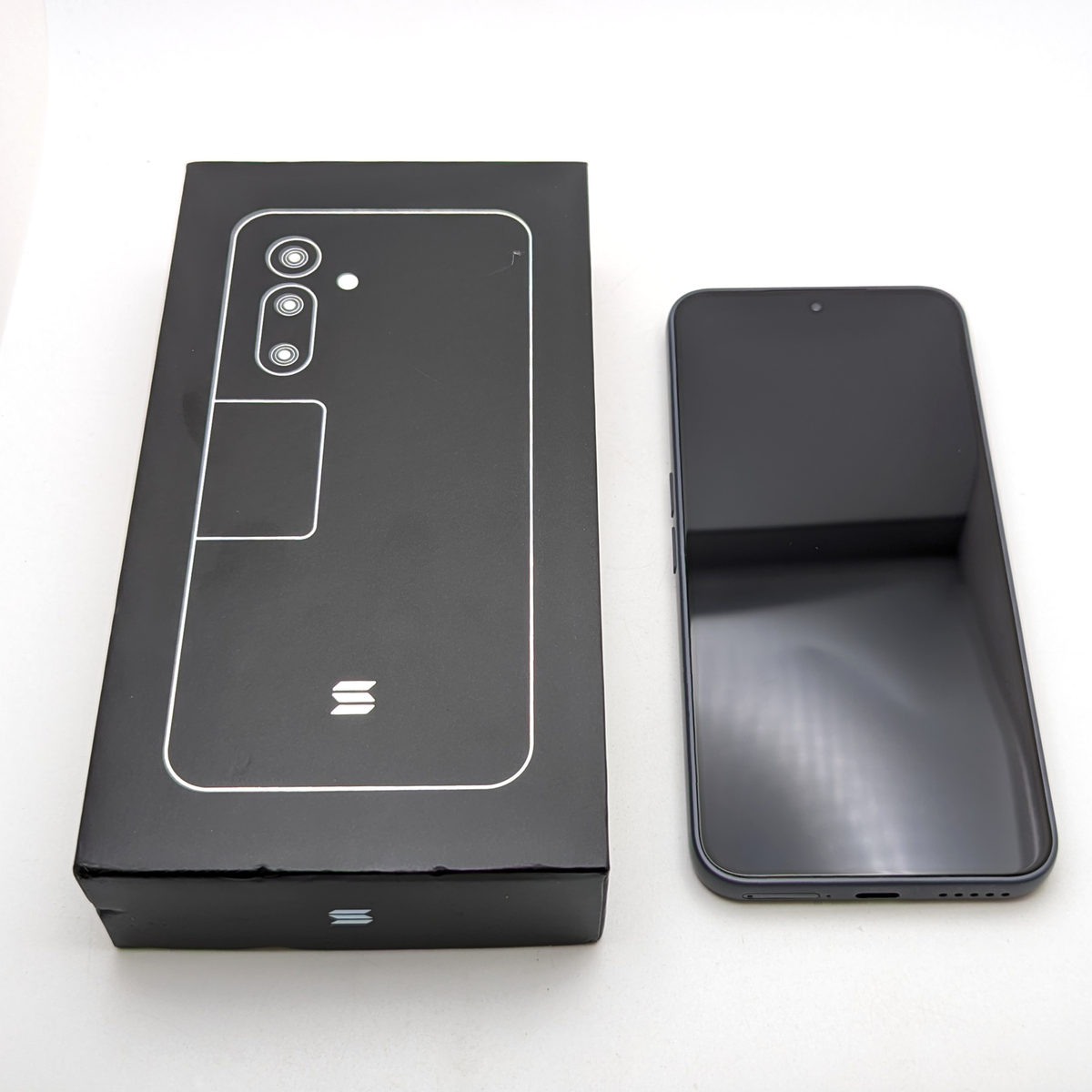 Solana Mobile Seeker ソラナモバイル Solana Seeker Smartphone to