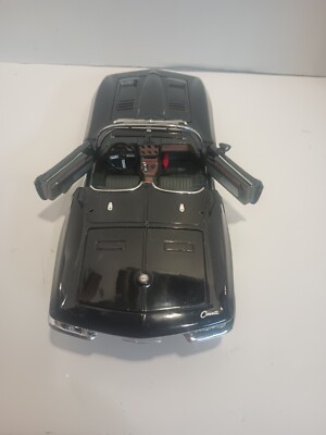 Motor Max 1961 Chevrolet Corvette Mako Shark Concept 1:18 Premium