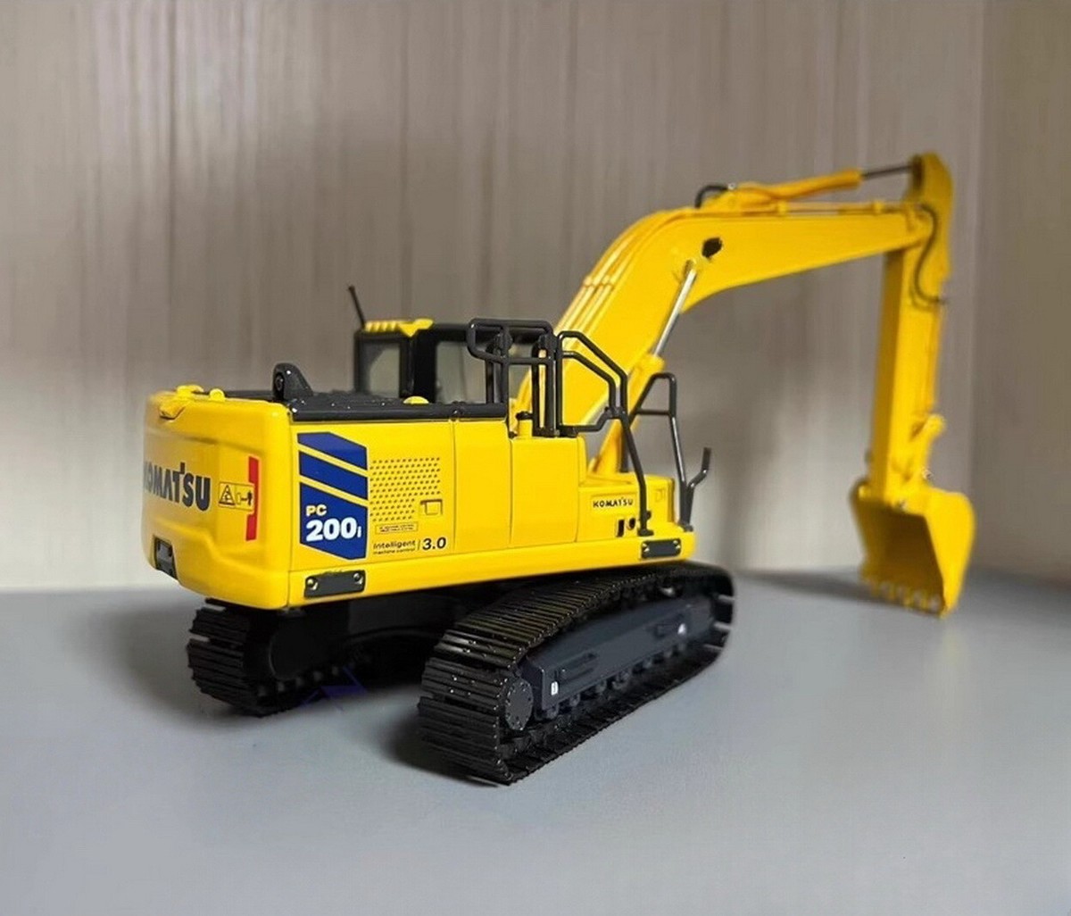 KOMATSU PC200i-12 ミニチュア1/50 1/50 Scale KOMATSU PC200i-12