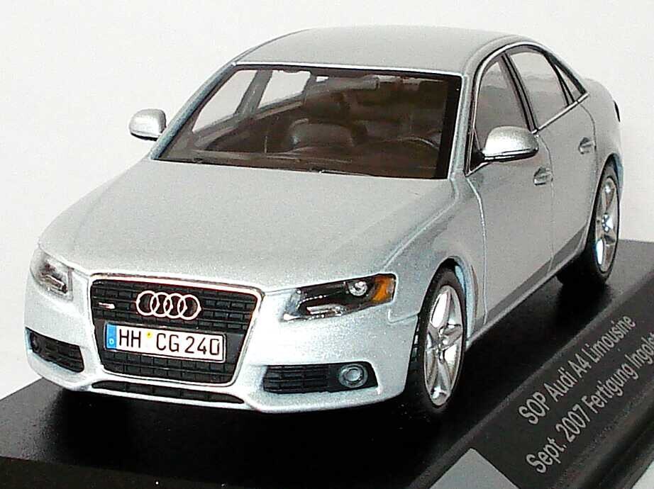 Audi A4 クワトロ Avant ミニカー アイスシルバー 1/43 B8 Audi A4