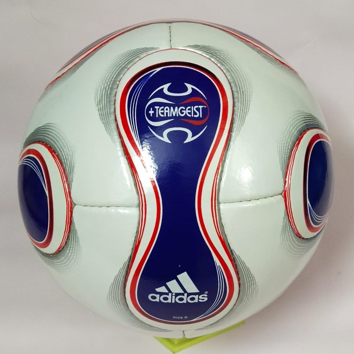 Adidas Teamgeist Berlin FIFA World Cup Germany 2006 Blue Final