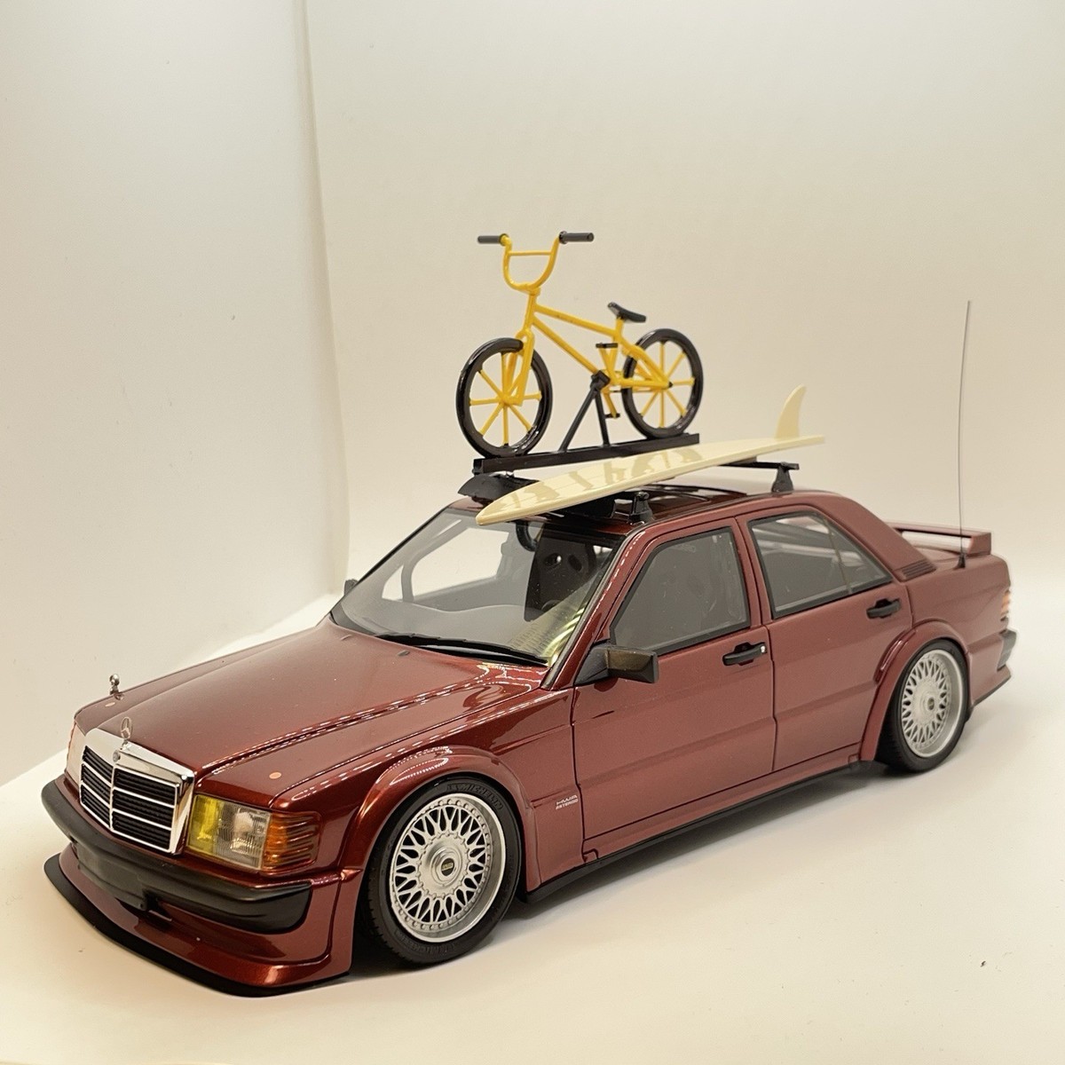 RAUH-Welt Begriff 190E 2.5-16 1/18 レッド 1/18 GT Spirit Otto