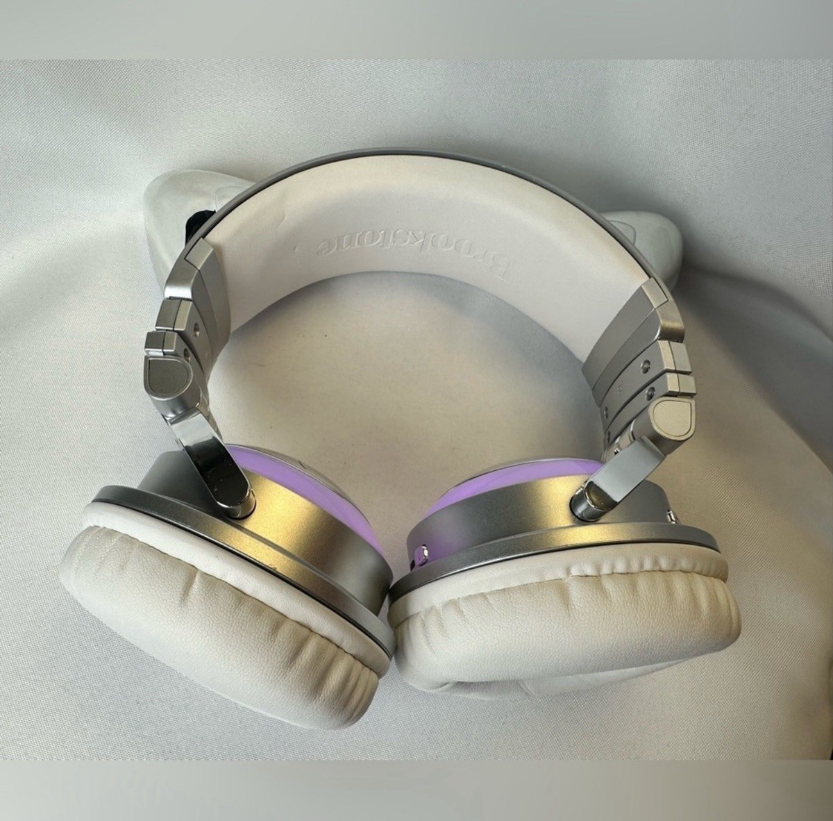 ☆ 美品 Brookstone 割引 アリアナ・グランデ ワイヤレス 猫耳