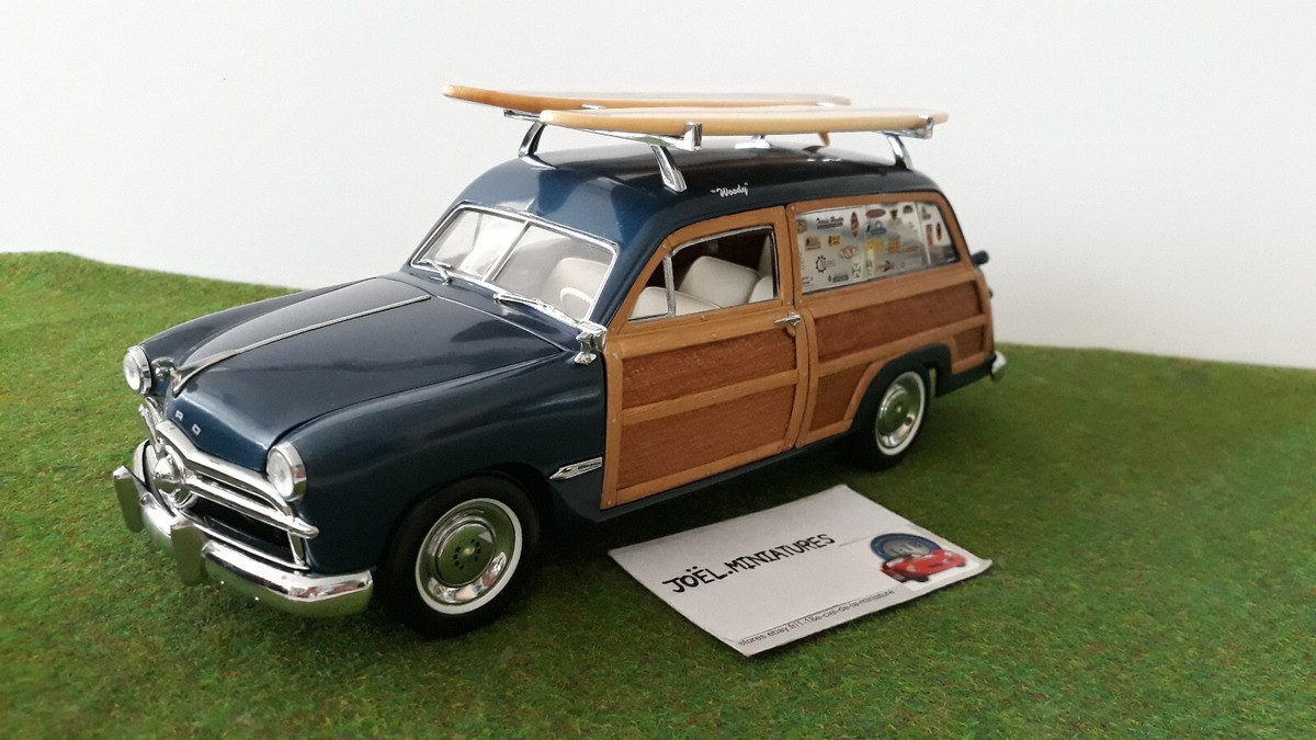 FORD WOODY STATION WAGON 1949 bleu au 1/18 MOTOR CITY CLASSICS