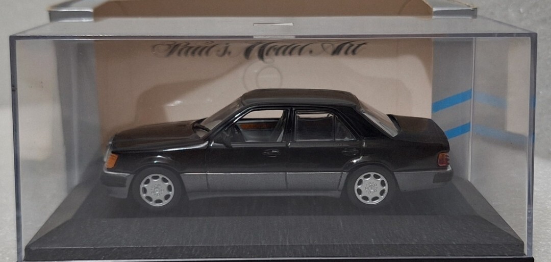 Mercedes-Benz E-Class 500 E W124 V8 1990 Blue Black 1:43