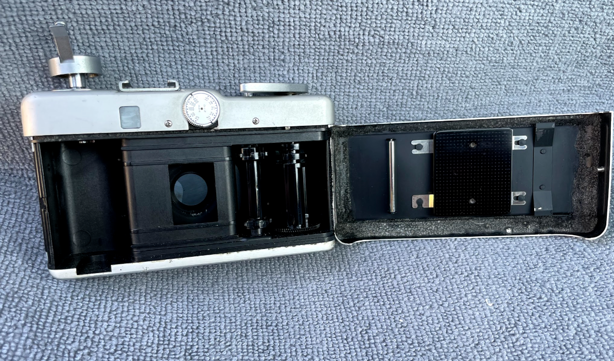 Canon Demi EE28 35mm Half Frame Film Camera 28mm f2.8 From Japan