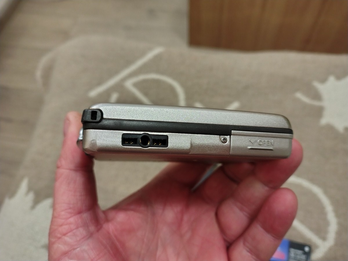 Sharp MD SS-322-N MiniDisk Headphone Player - Silver Fully Working