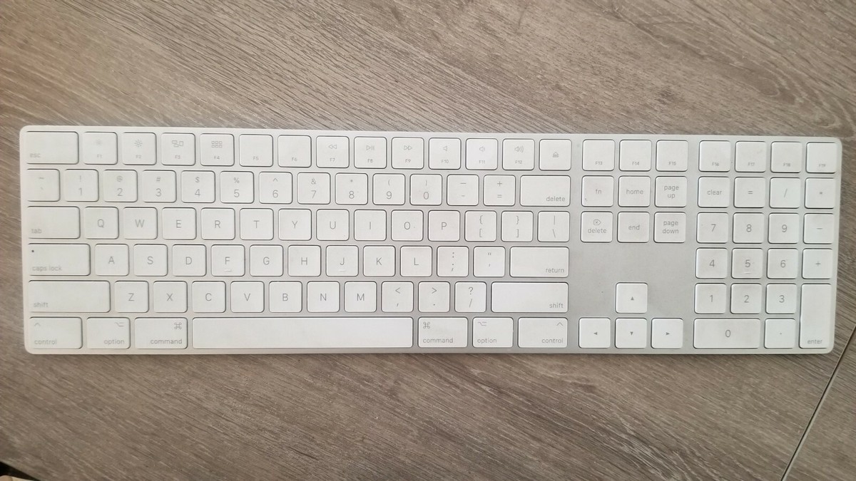 Apple A1843 (MQ052LL/A) Magic Keyboard 2 with Numeric Keypad and