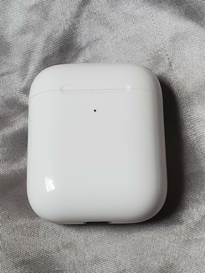 ✨📱🎧Apple AirPods 2nd Generation with Charging Case - White