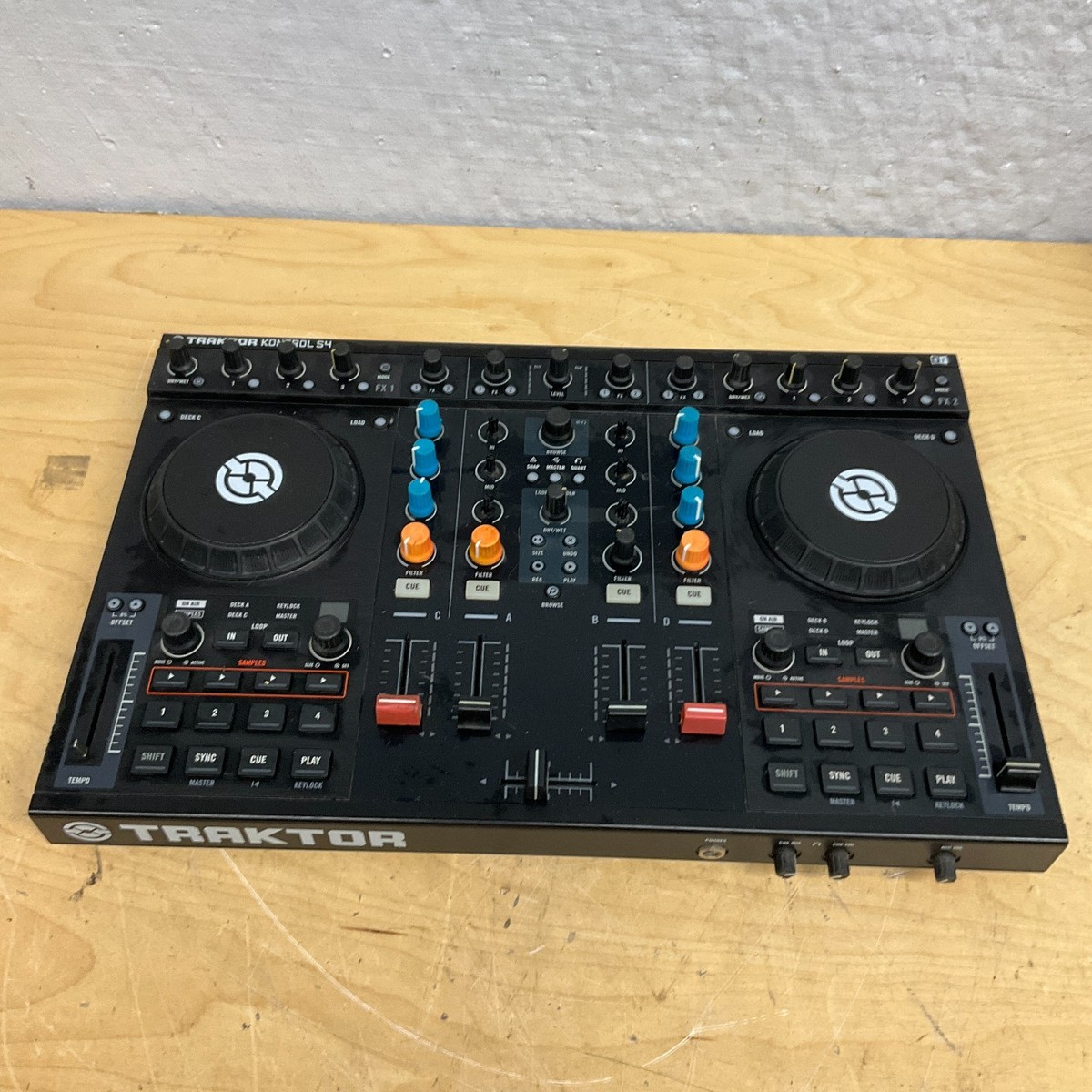 Native Instruments Traktor Kontrol S4 MK1 DJ Controller Midi