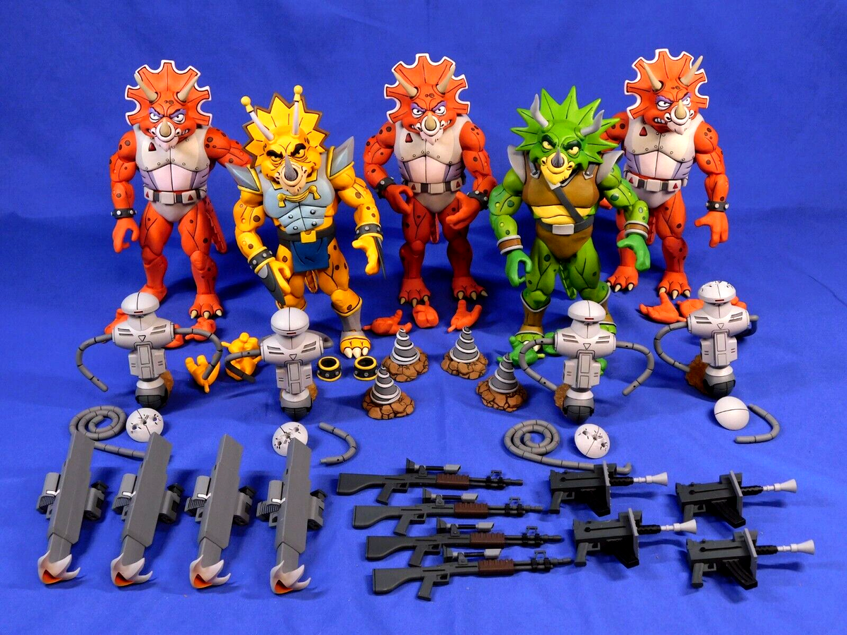 TEENAGE MUTANT NINJA TURTLES NECA TRICERATON ROAD KILL RODNEY LOT