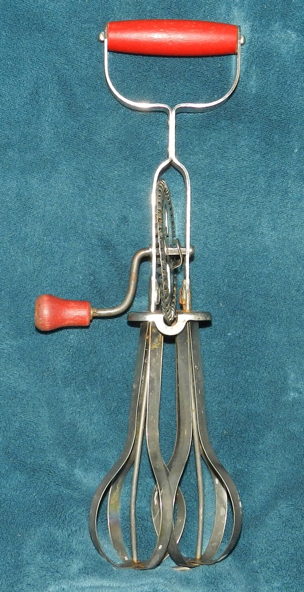 ANTIQUE VINTAGE HAND MIXER/EGG BEATER! RED HANDLE MASTERMIX CANADA
