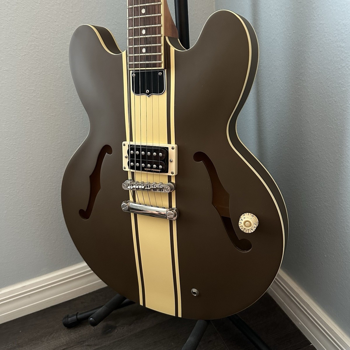 Epiphone ES-333 Tom DeLonge Blink 182 Signature Guitar With Hard