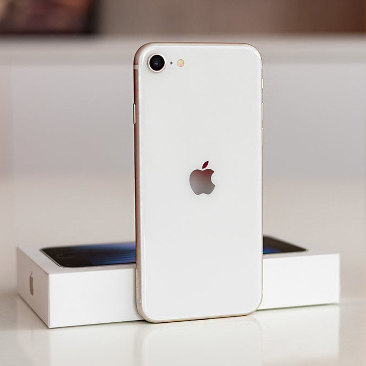 Apple iPhone SE (第2世代) 2024 128GB ホワイト S iPhone se 2 128GB