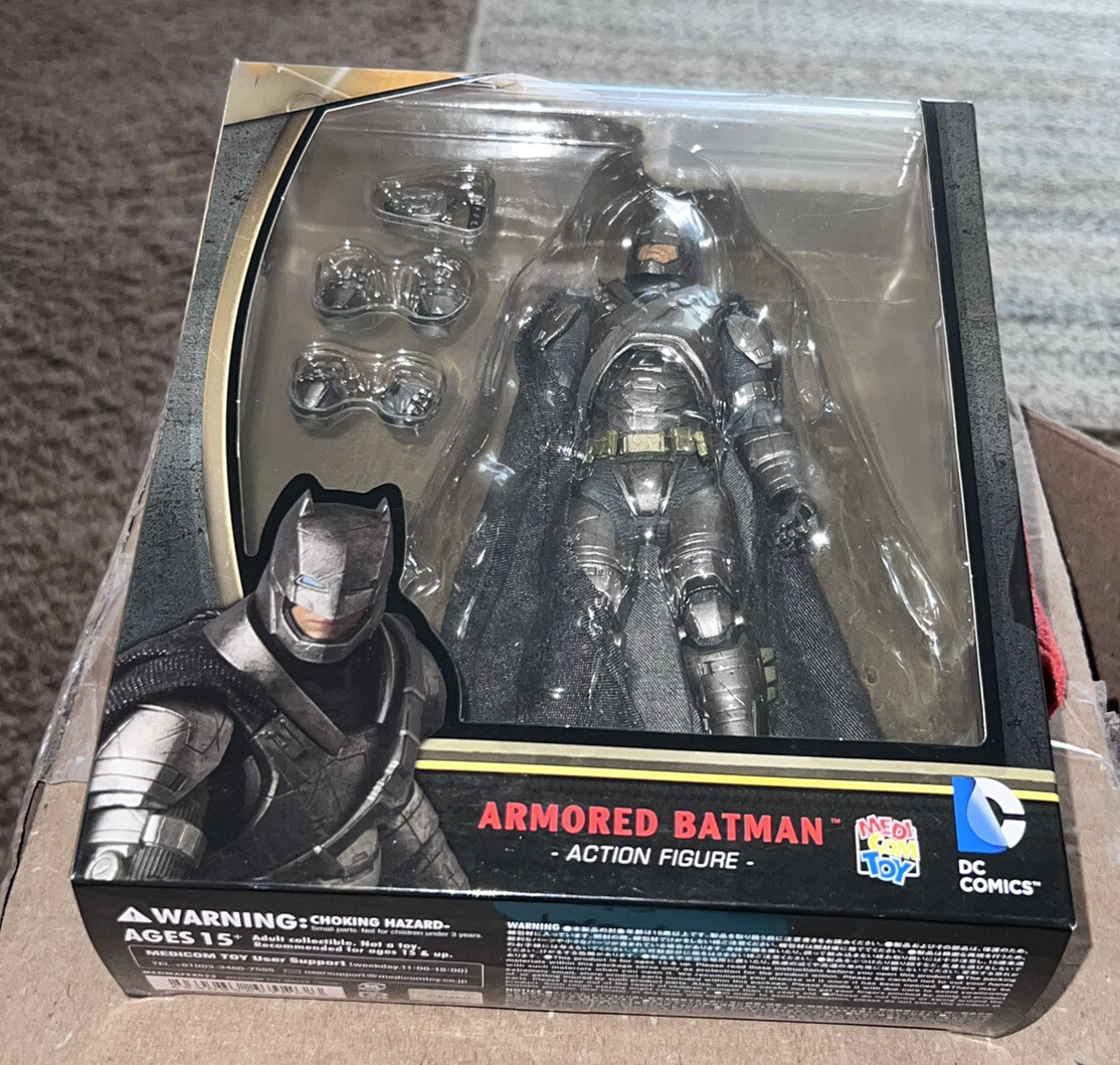 MAFEX 023 ARMORED BATMAN DC Comics Batman vs Superman Dawn Of