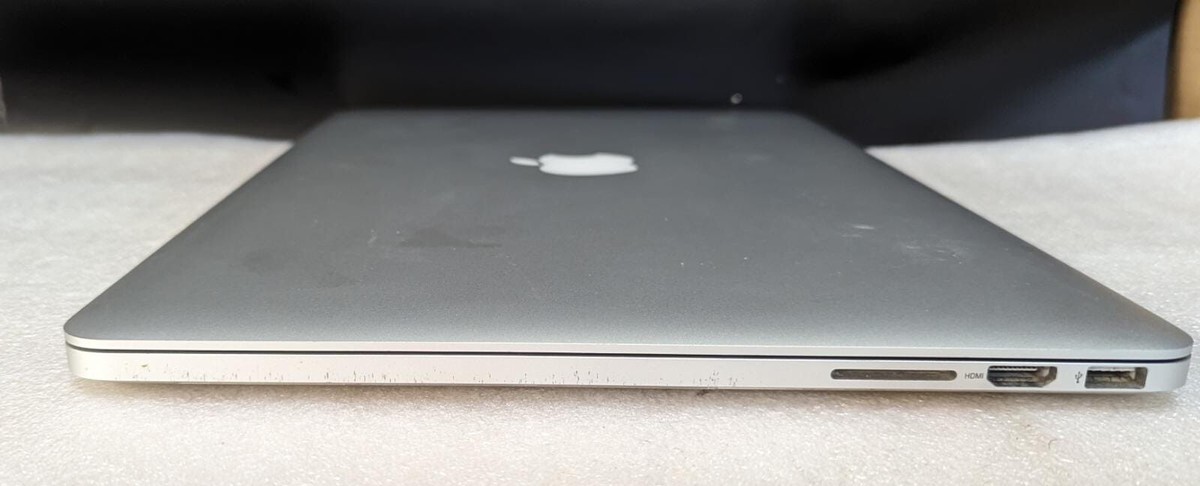 MacBook Pro (Retina, 15-inch, Mid 2015) 2.2 GHz Intel Core i7
