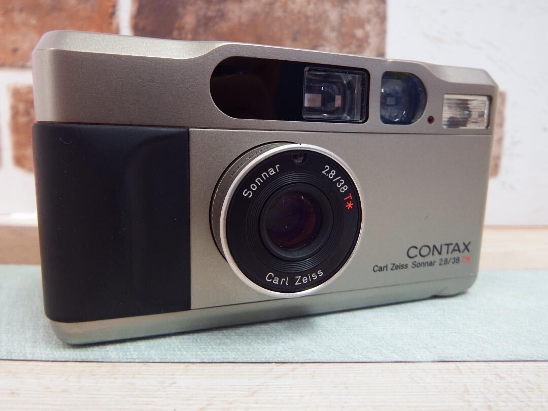 CONTAX T2 Carl Zeiss Sonnar 2.8/38 T Compact Film Camera Silver