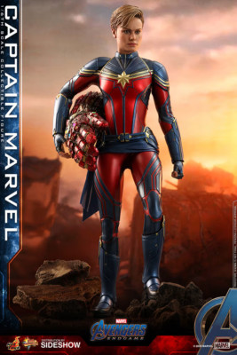 Captain Marvel Sixth Scale Figure by Hot Toys Avengers: Endgame