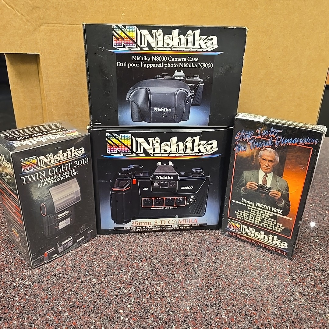 Nishika N8000 3DカメラとTwin Light 3010 Nishika N8000 3Dカメラと