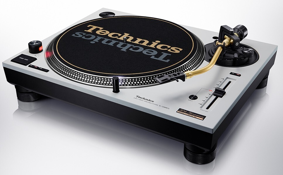 b*8様 Technics SL-1200MK5 ミキサー、針、CDJ付きのDJ b*8様 Technics