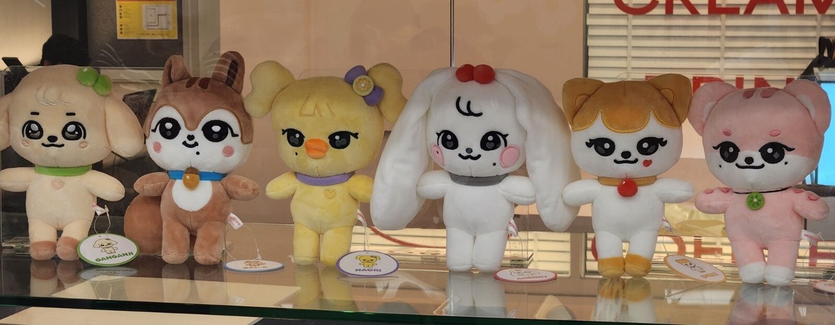 IVE x MINIVE PLUSH DOLL POP-UP STORE 'MINIVE PARK' official MD