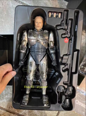 Hot Toys MMS265 RoboCop Battle Damaged Version 1/6 Action Figure
