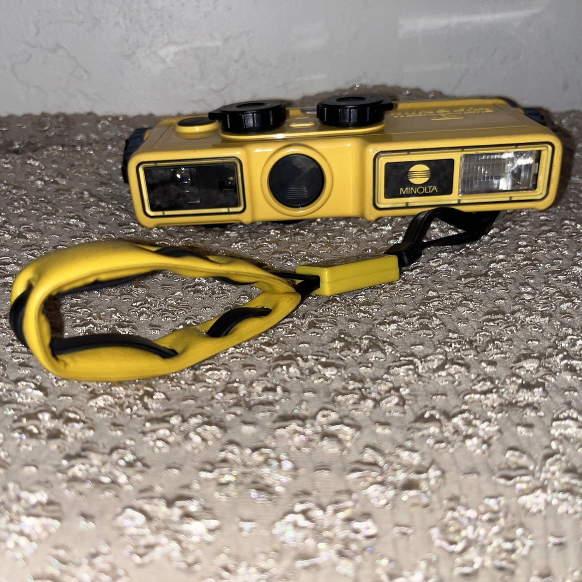 Minolta Weathermatic A 110 format waterproof film camera vintage w