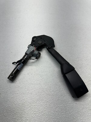 2000-2003 BMW 540i 530i 740il FRONT LEFT SEAT BELT BUCKLE