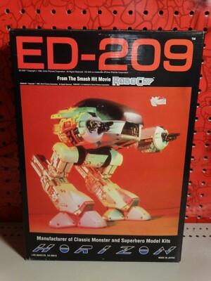 Vintage 1989 Horizon Robocop ED-209 Vinyl Model Kit Japan 1/9