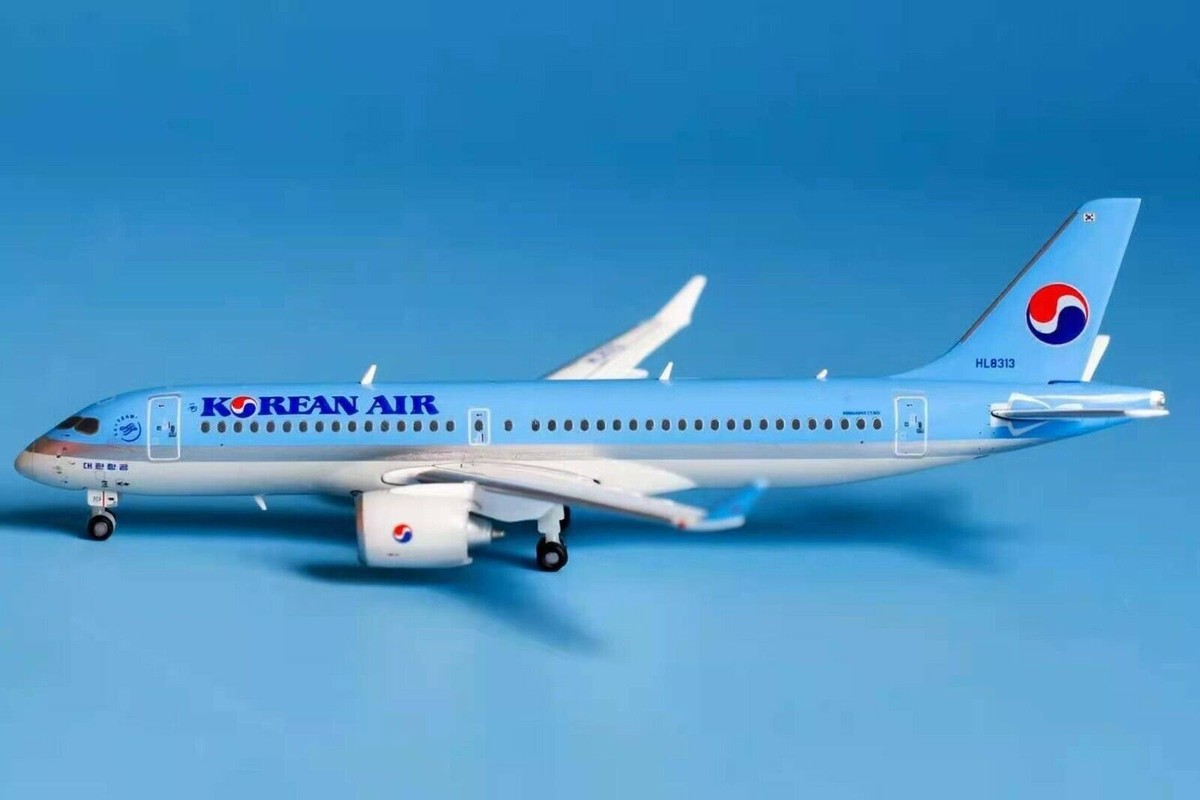 1:400 JC Wings KOREAN AIR Bombardier CS300 Passenger Airplane
