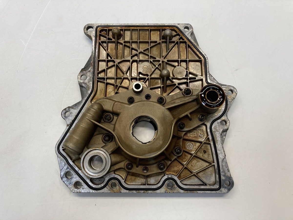 Mini Cooper Engine Oil Pump Timing Cover 11147573765 02-08 R50 R52