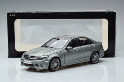 AUTOart メルセデス・ベンツ C63 AMG 1:18