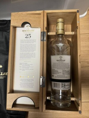 Macallan 25 years old Empty bottle with wooden box collection