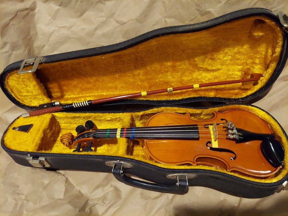 Kiso Suzuki model 7 size 1/10 violin, Japan 1979, with case & bow