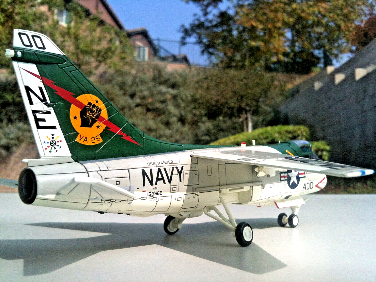 Century Wings 1/72 A-7E コルセアII A-7E CORSAIR II U.S.NAVY VA-82