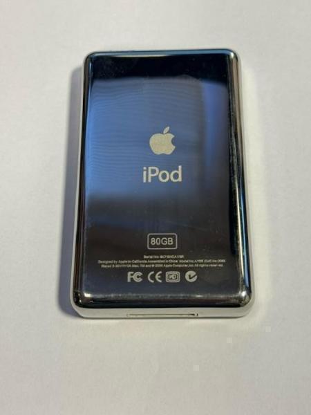 2006 Apple A1136 iPod 80 GB MP3 Video Player 5.5 Generation