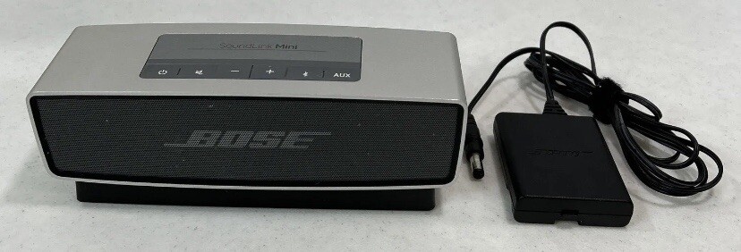 Bose SoundLink Mini I Bluetooth Speaker Silver W Dock Bose Deep