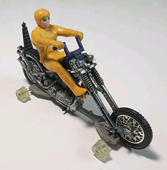 Vintage Hot Wheels Rrrumblers Black/Dk Blue Mean Machine w/Tan