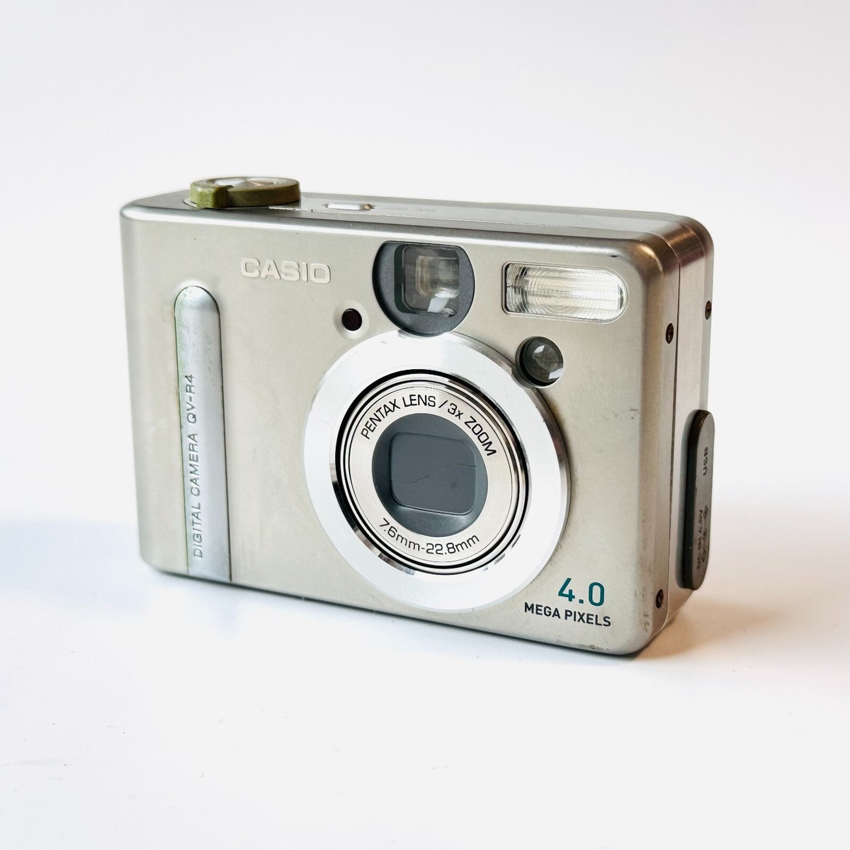 Casio 4MP ZOOM QV-R4 Old Digital Camera - Silver From Japan Pentax
