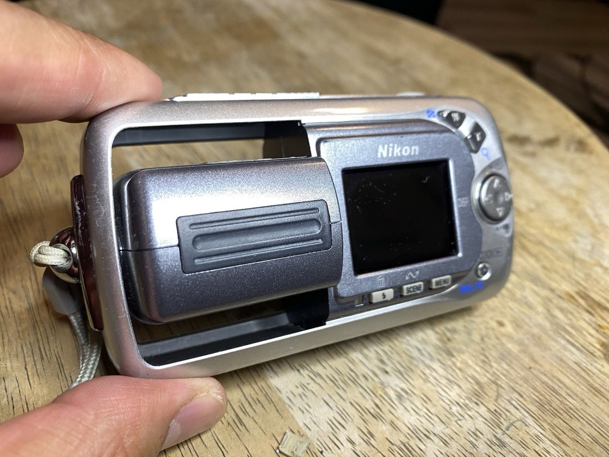 Rare Vintage Nikon CoolPix E3500 Digital Camera 3500 TESTED