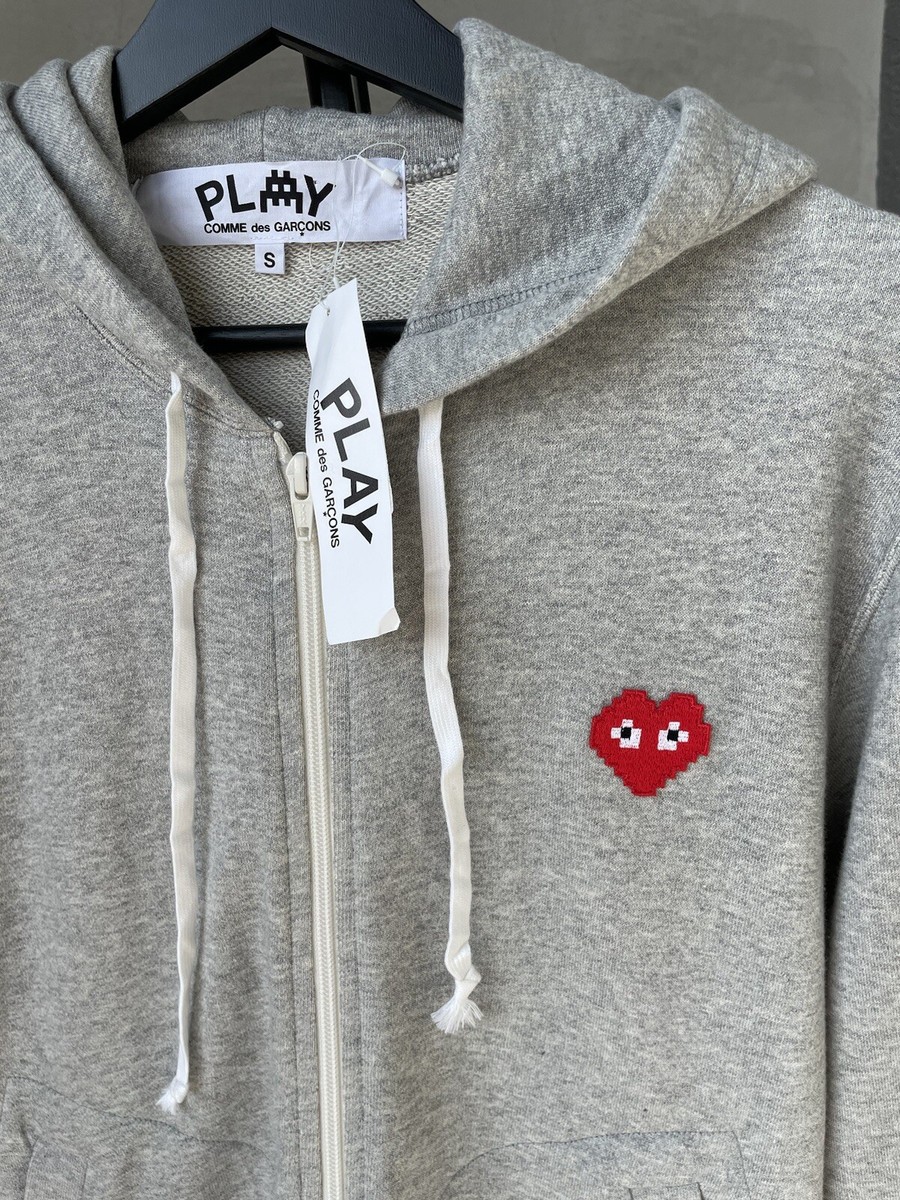 COMME DES GARCONS PLAY x Invader Pixel Heart Embroidered Gray Full