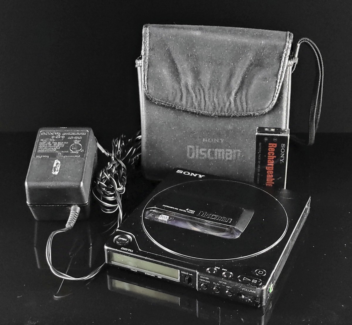 d*9様 【ジャンク品】SONY Discman ESP D-777付属品有り動 ジャンク